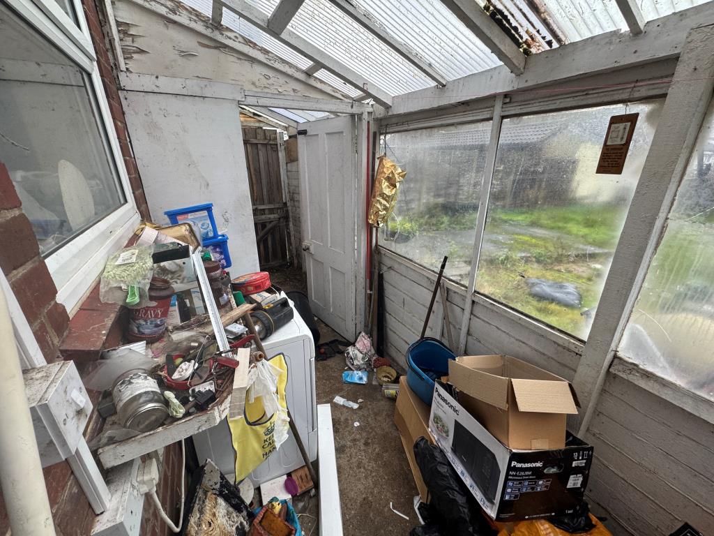 Lot: 81 - THREE-BEDROOM SEMI-DETACHED FOR IMPROVEMENT - Rear lean-to